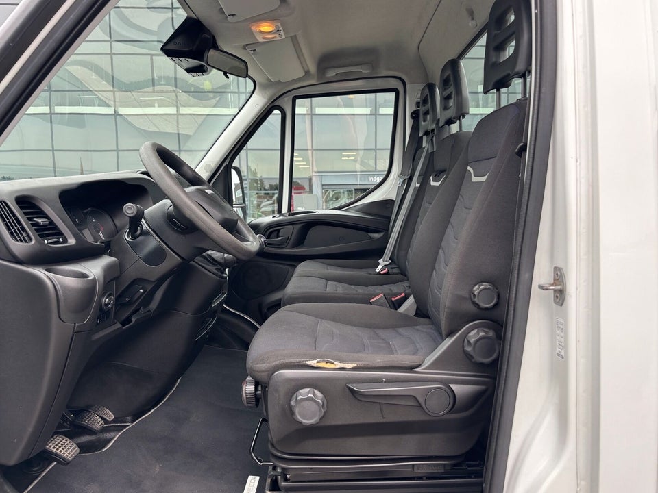 Iveco Daily 2,3 35S14 10,8m³ Van