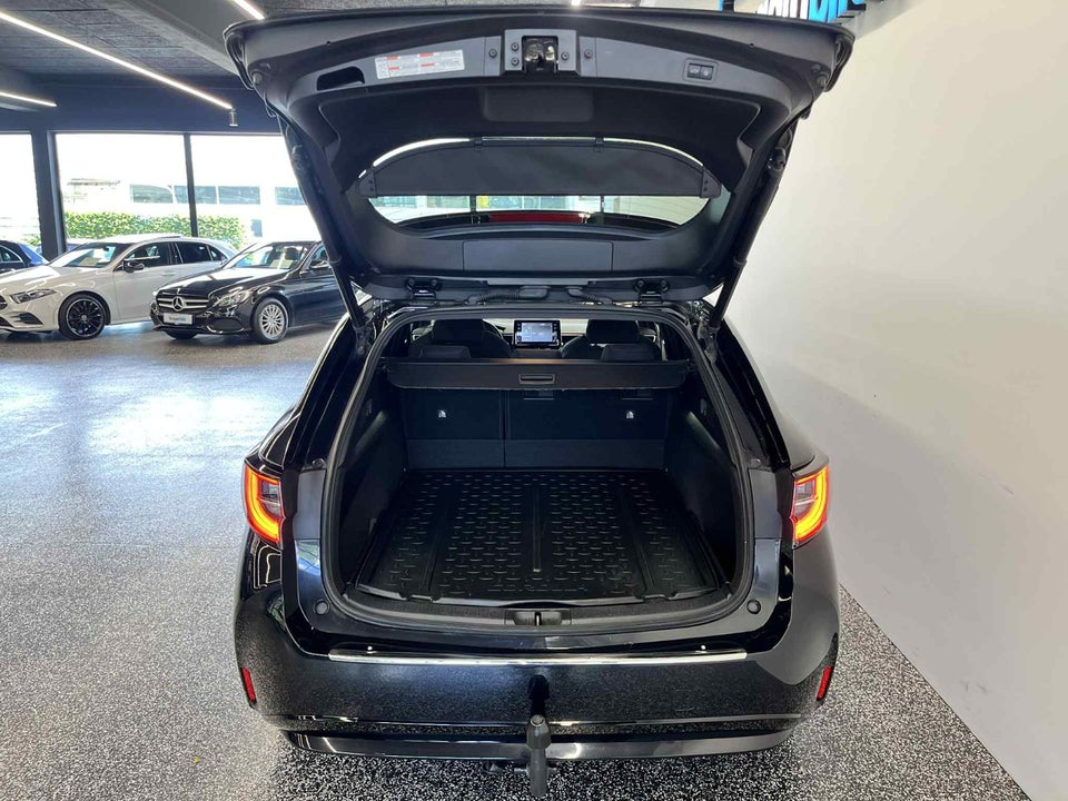 Toyota Corolla 1,8 Hybrid Active Smart Touring Sports MDS 5d