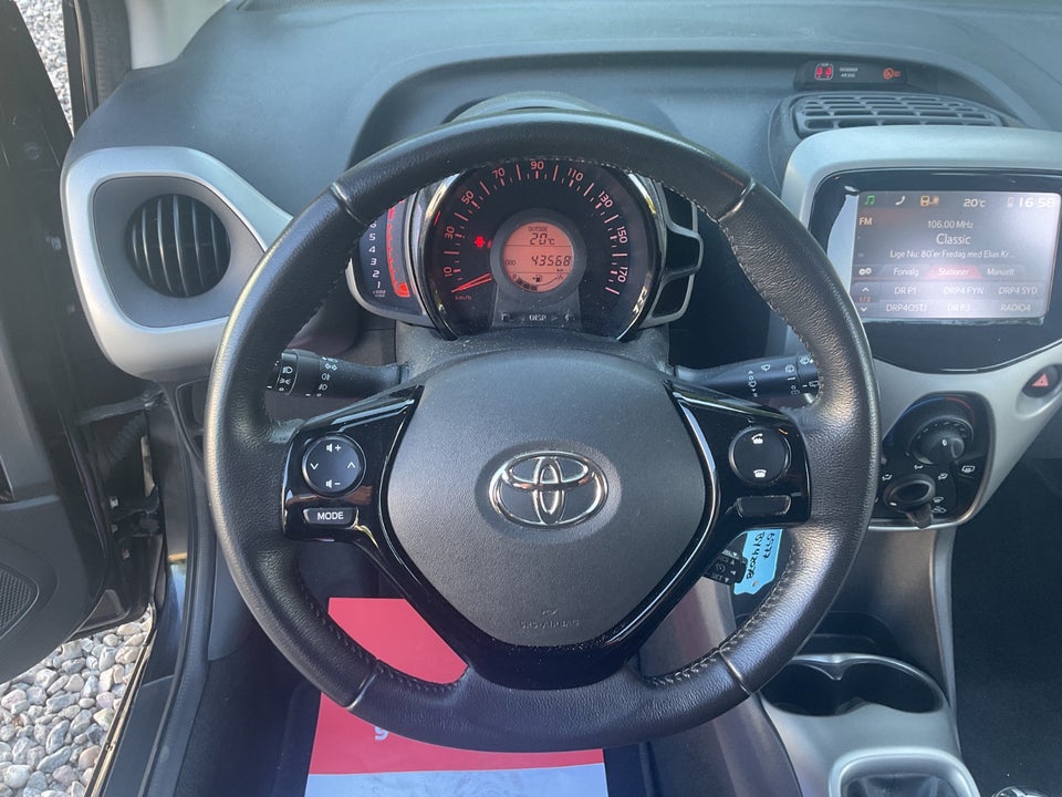 Toyota Aygo 1,0 VVT-i x-black II 5d