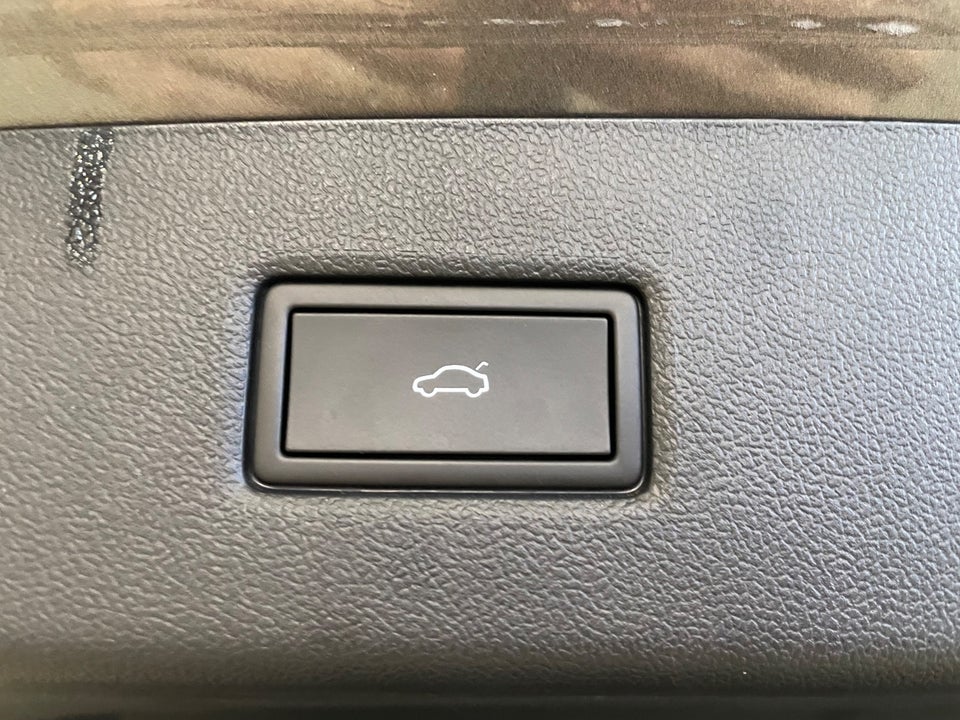 Ford Explorer 82 Premium Extended Range 5d