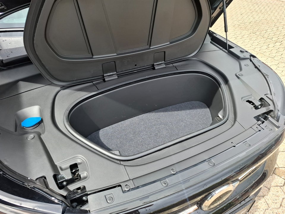Volvo XC40 ReCharge Extended Range Plus 5d