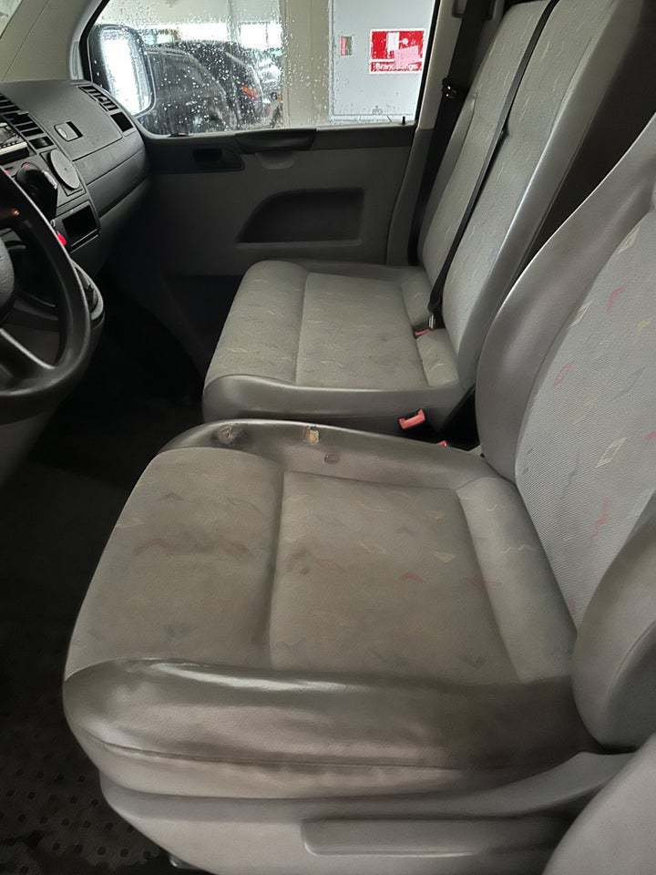 VW Transporter 1,9 TDi 84 Kassevogn kort
