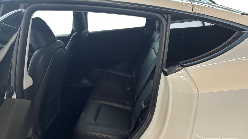 Tesla Model Y Long Range AWD 5d