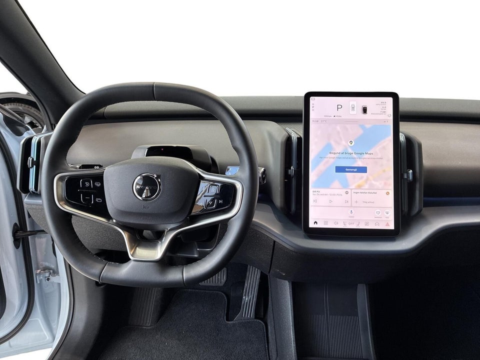 Volvo EX30 Standard Range Plus 5d