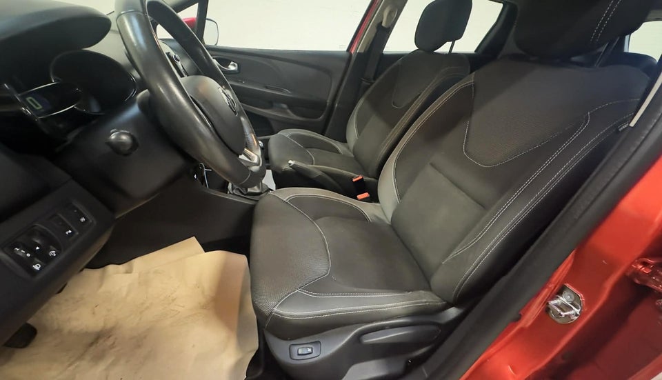 Renault Clio IV 0,9 TCe 90 Expression Sport Tourer 5d