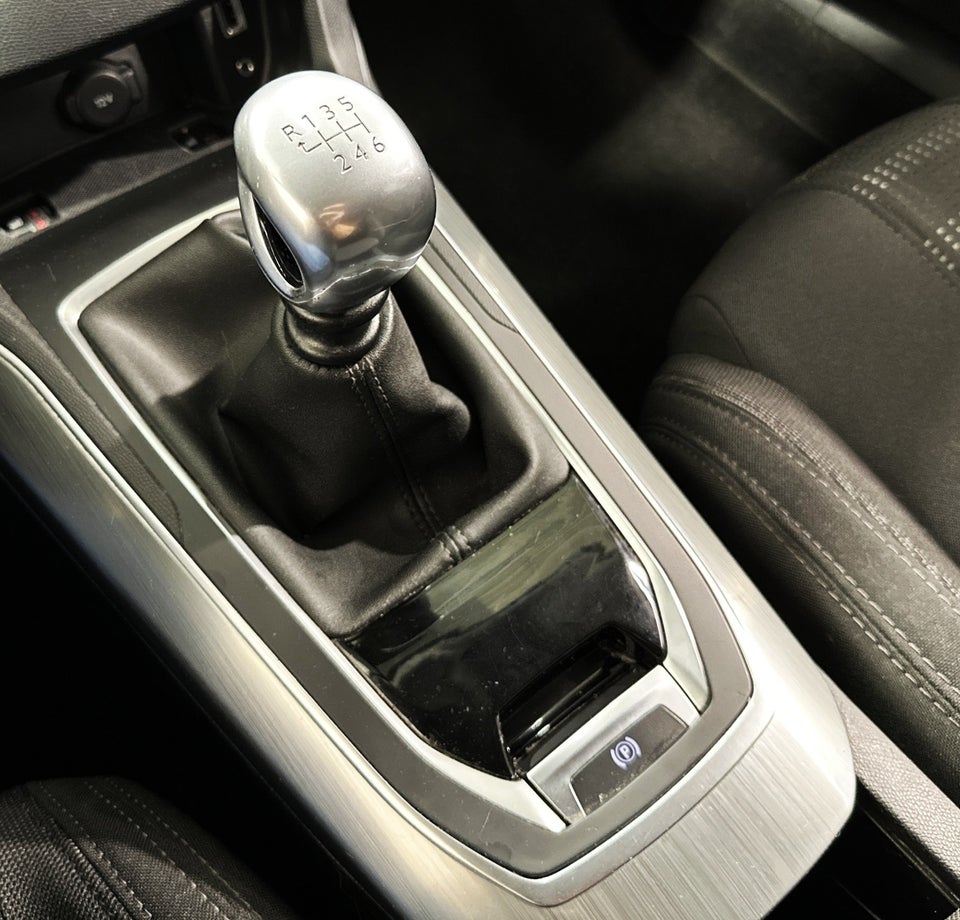 Peugeot 308 1,6 BlueHDi 120 Style SW 5d