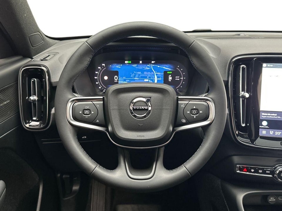 Volvo EX40 Extended Range Black Edition 5d