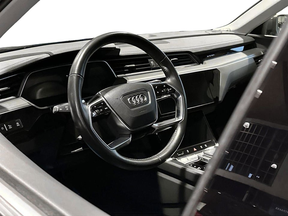 Audi e-tron 55 quattro 5d