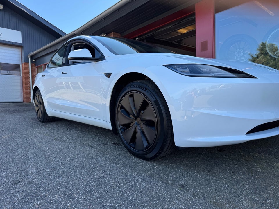 Tesla Model 3 RWD 4d