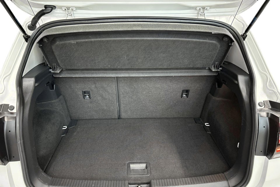 VW T-Cross 1,0 TSi 115 First Edition 5d