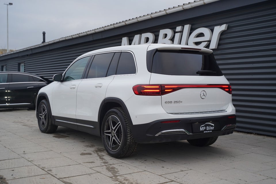 Mercedes EQB250+ AMG Line 5d