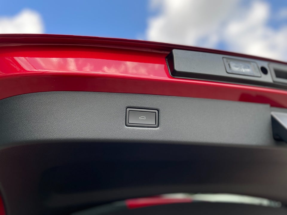 Ford Explorer 84 Premium Extended Range AWD 5d