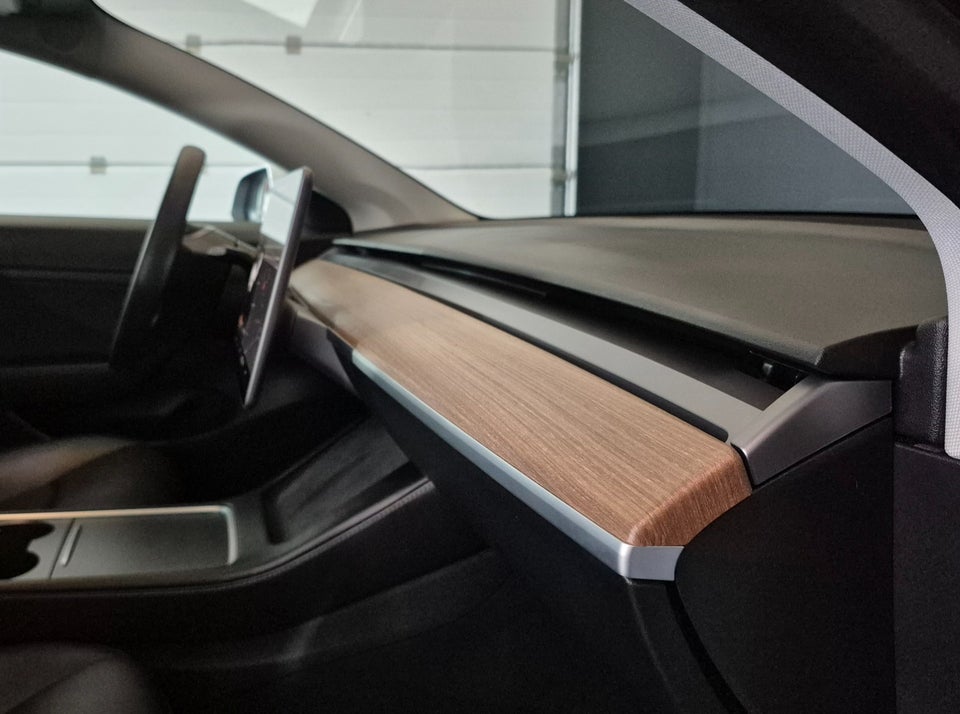 Tesla Model 3 Standard Range+ RWD 4d