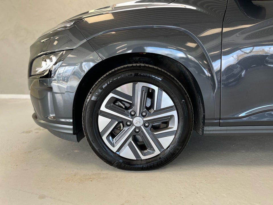 Hyundai Kona 39 EV Essential 5d