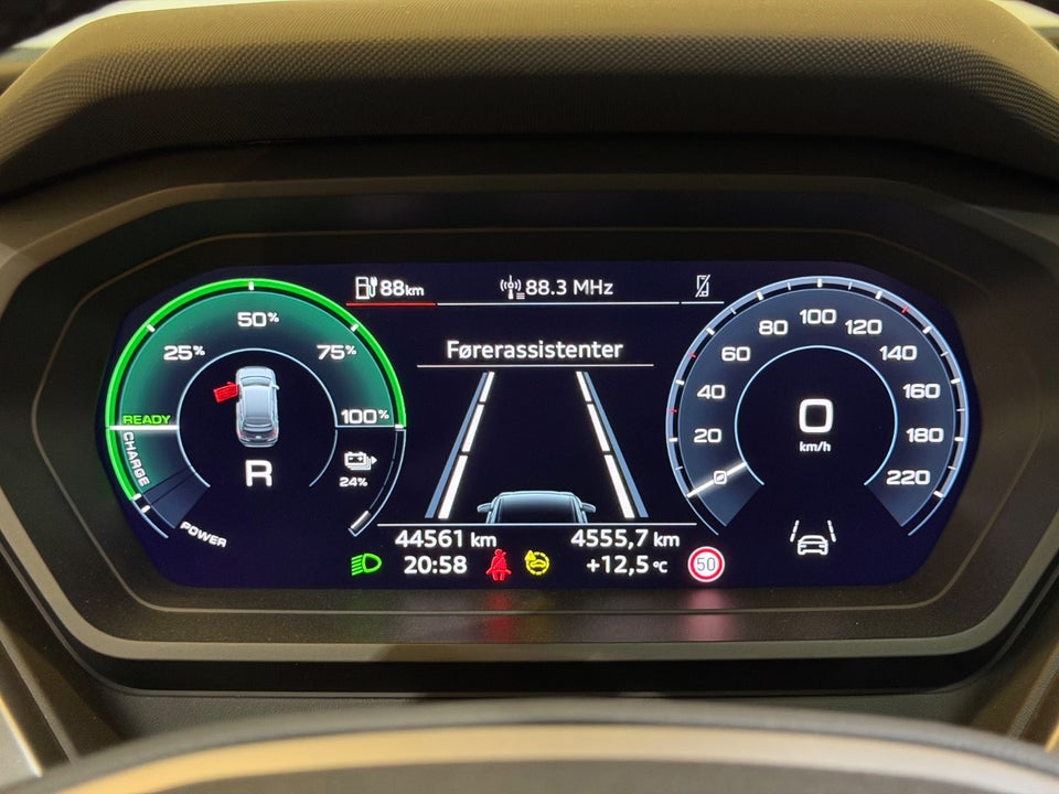 Audi Q4 e-tron 40 S-line 5d