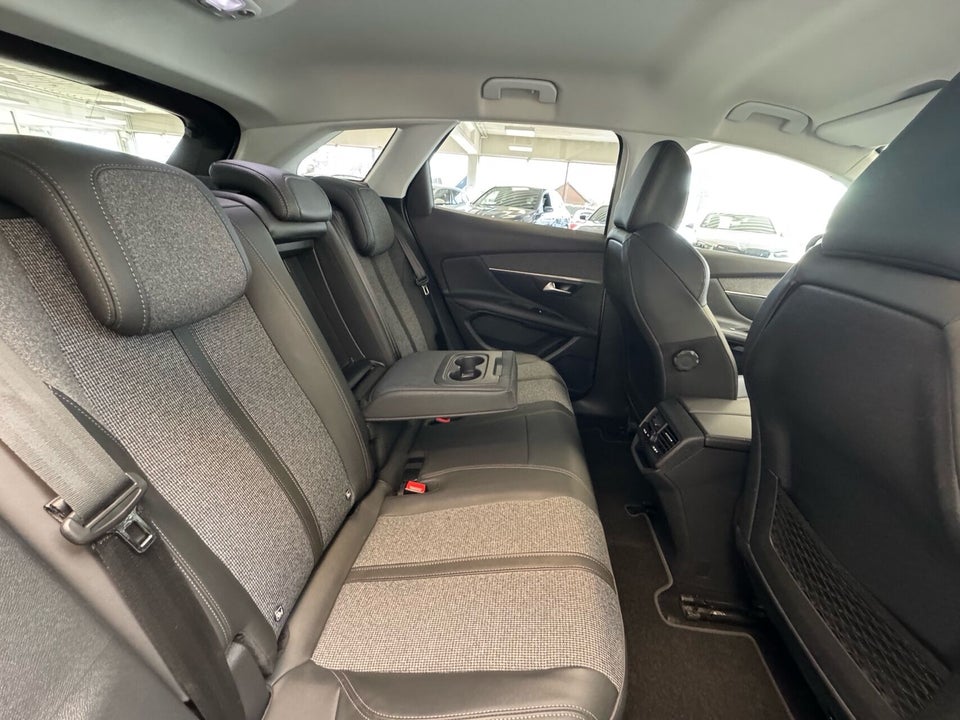 Peugeot 3008 1,6 Hybrid Allure Pack EAT8 5d