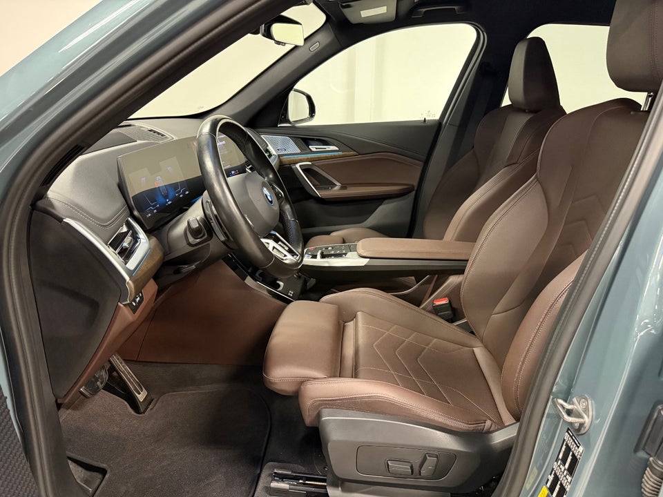 BMW iX1 xDrive30 Fully Charged M-Sport 5d