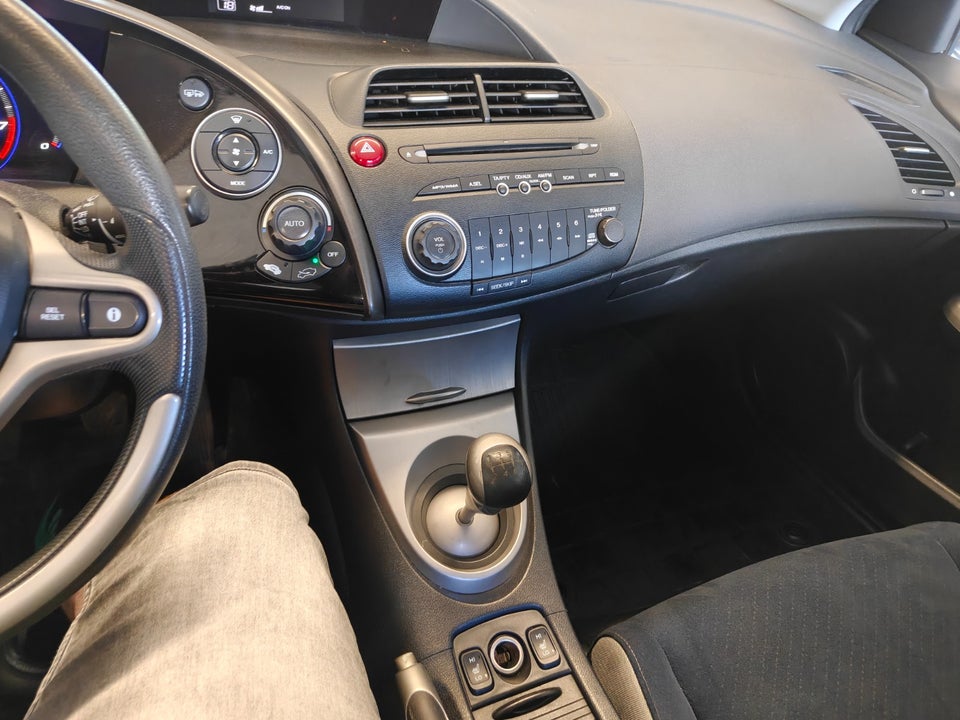 Honda Civic 1,8 Sport 5d