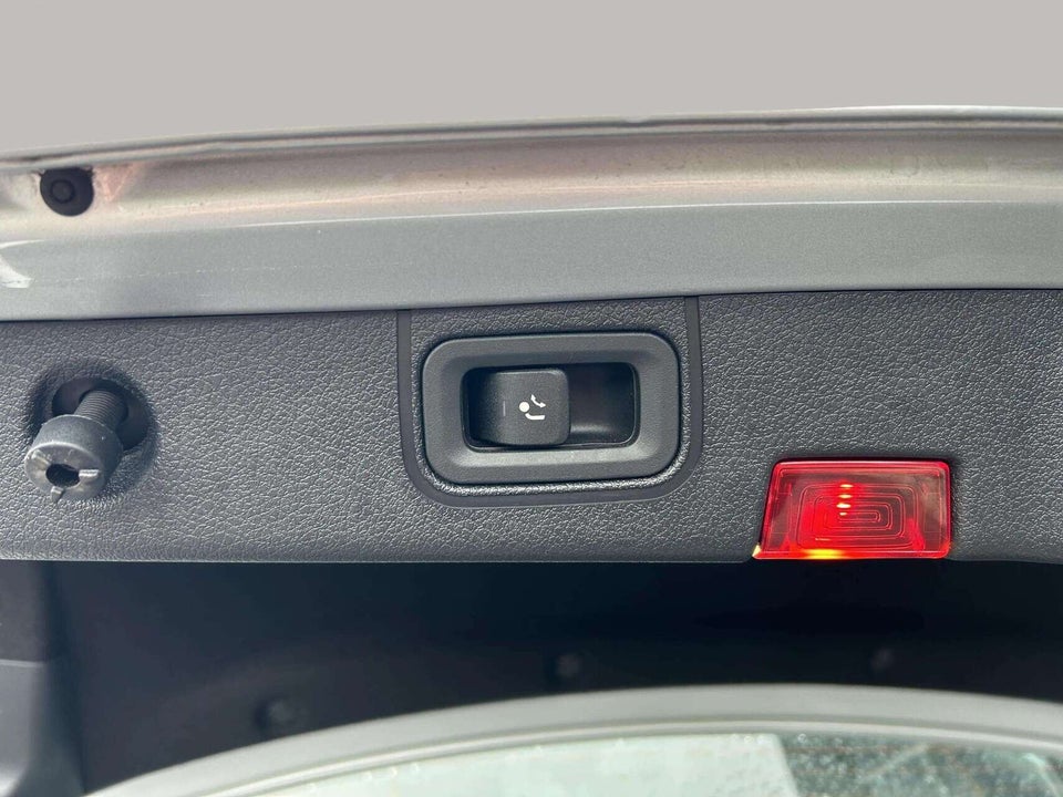 Mercedes A250 e 1,3 Progressive aut. 4d