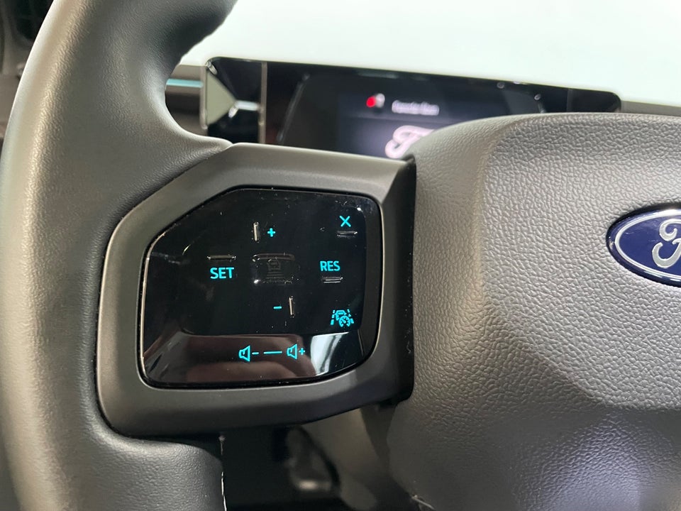 Ford Explorer 82 Premium Extended Range 5d