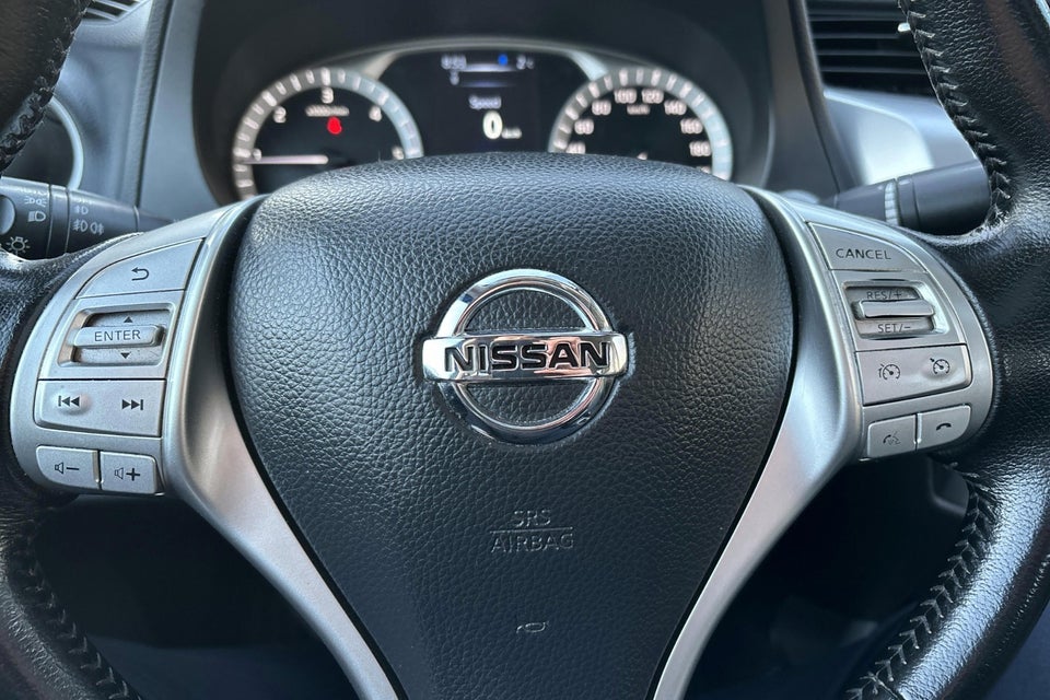 Nissan Navara 2,3 dCi 190 Db.Kab N-Connecta 4d