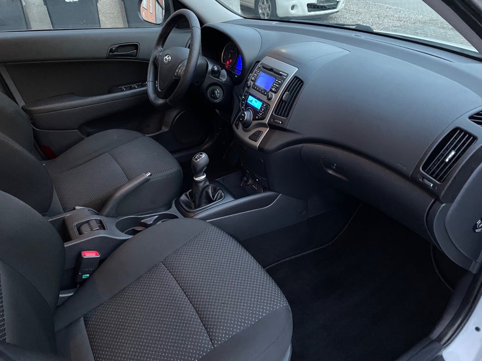 Hyundai i30 1,6 CRDi 90 Comfort Eco 5d