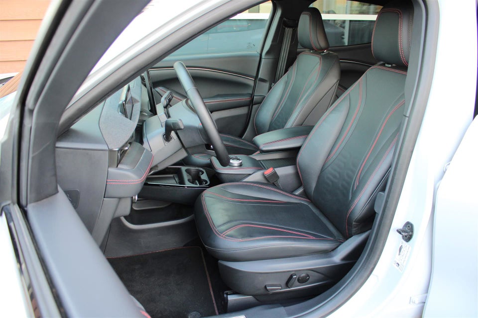 Ford Mustang Mach-E 75 Premium Standard Range AWD 5d