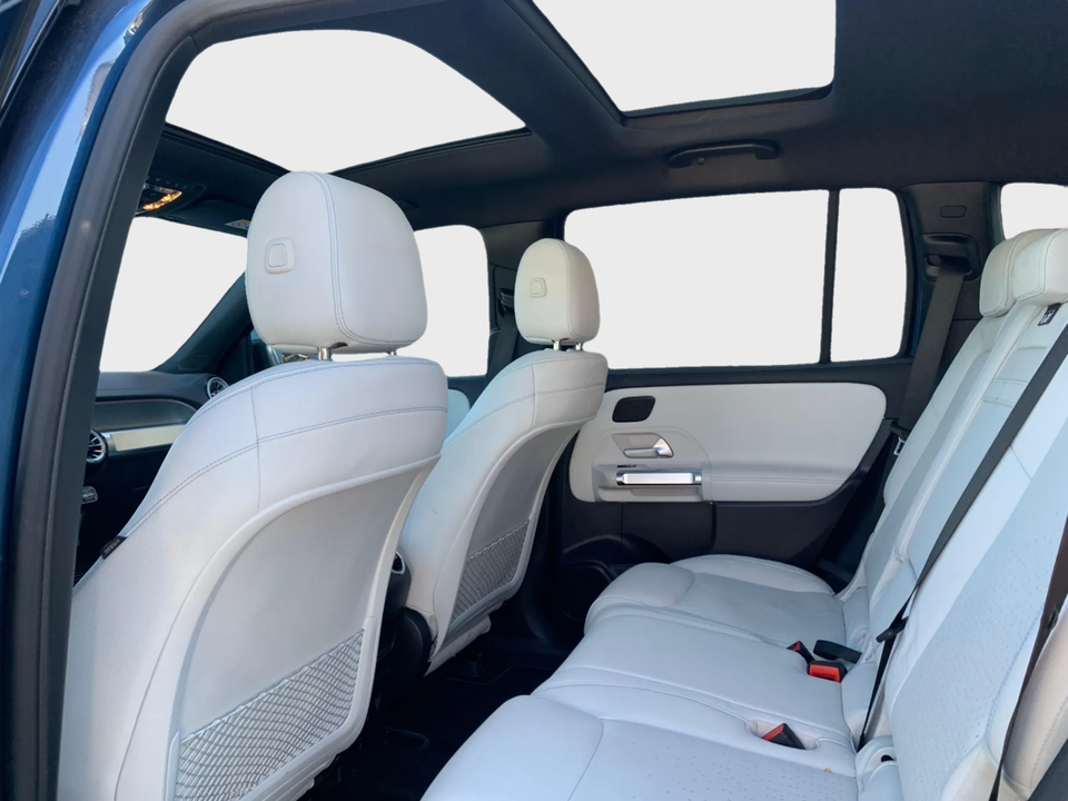 Mercedes EQB300 AMG Line 4Matic 5d