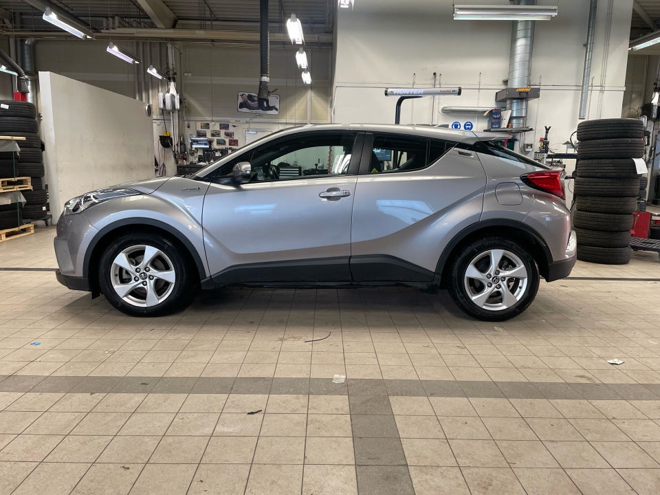 Toyota C-HR 1,8 Hybrid Limited CVT 5d