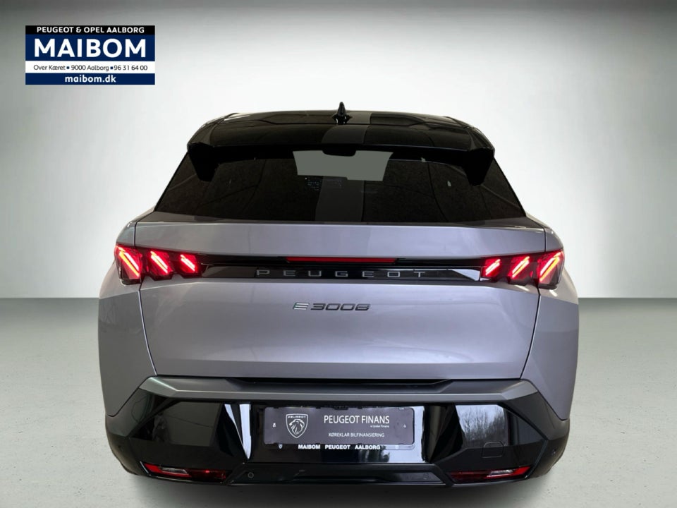 Peugeot e-3008 77 GT Pack 5d
