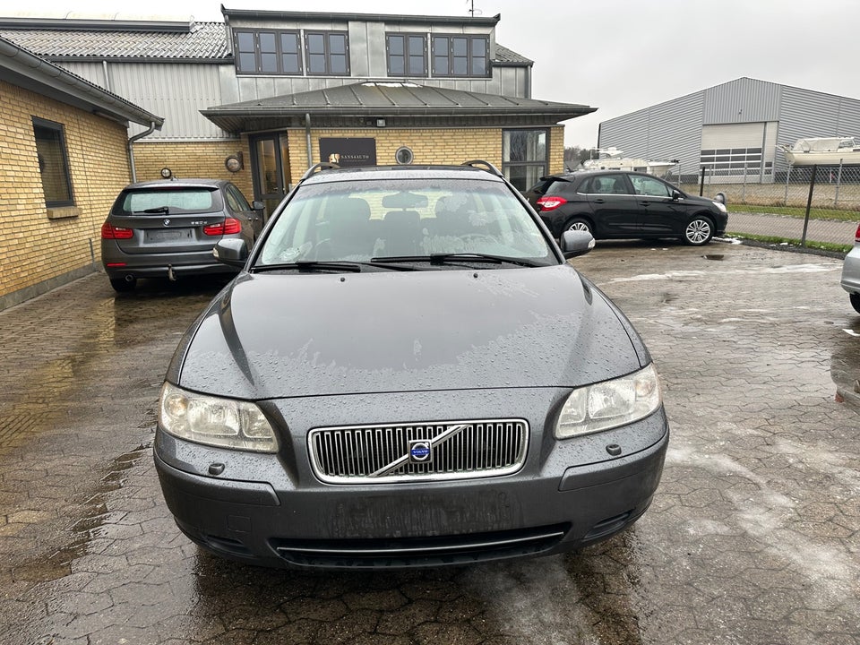 Volvo V70 2,4 140 Momentum 5d