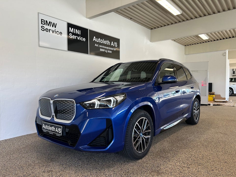 BMW iX1 xDrive30 Fully Charged 5d