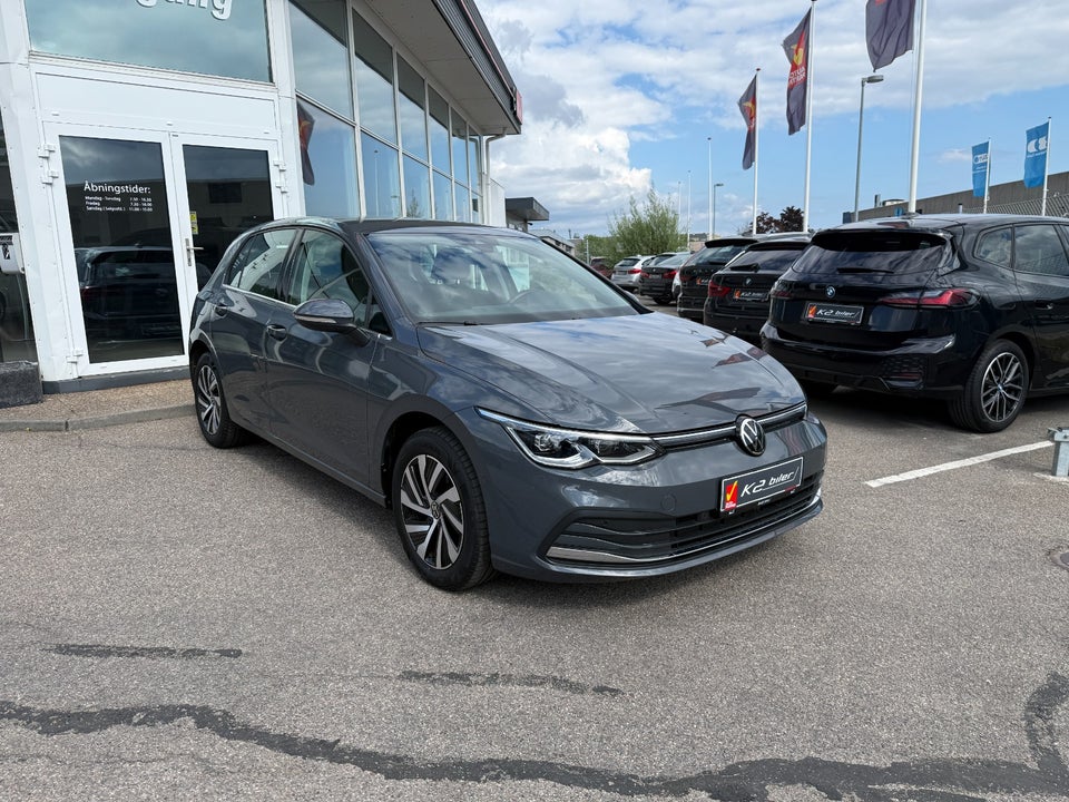 VW Golf VIII 1,4 eHybrid DSG 5d