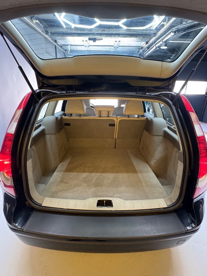 Volvo V50 2,4i Summum aut. 5d