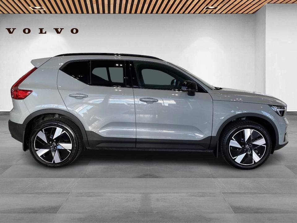 Volvo EX40 Extended Range Plus 5d