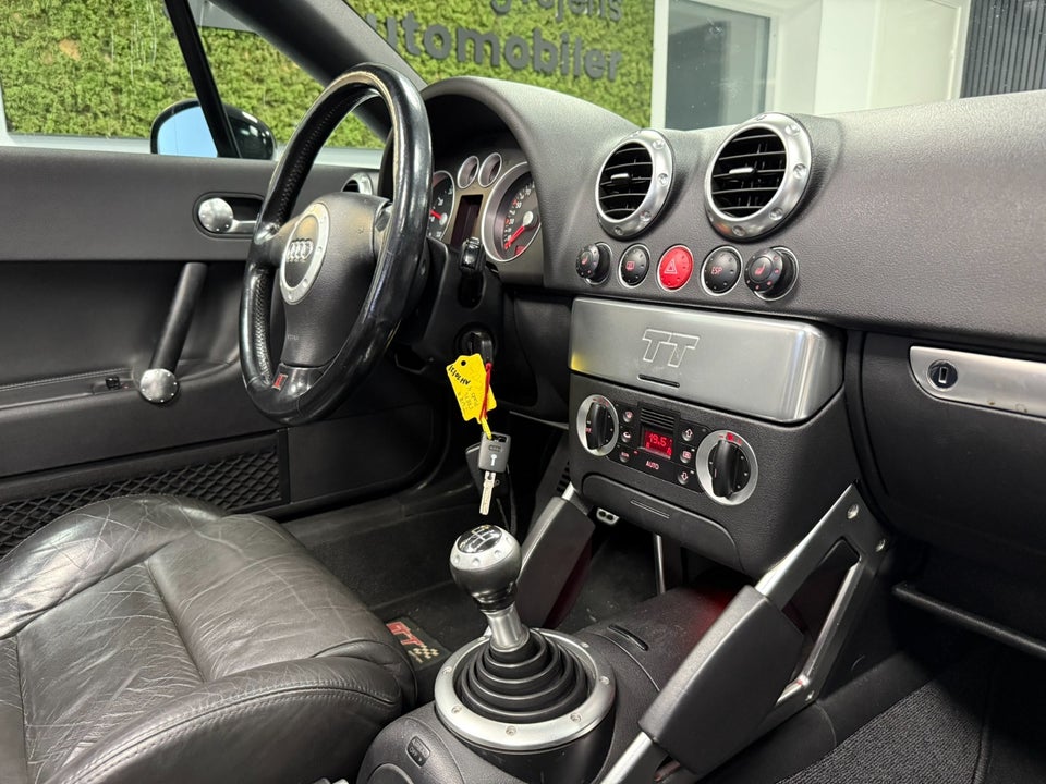 Audi TT 1,8 T 225 Roadster quattro 2d