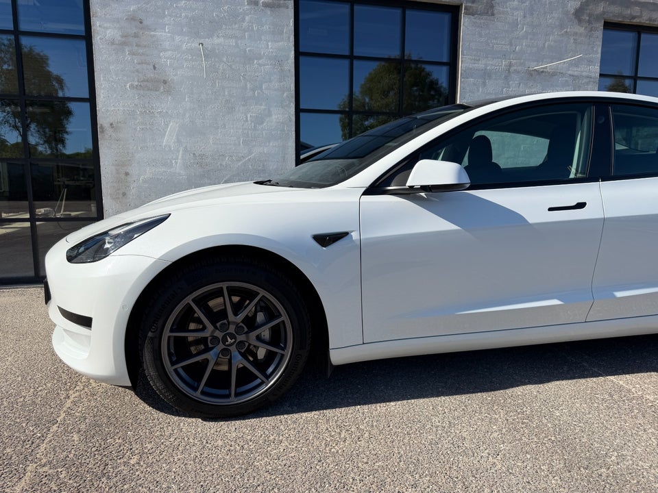 Tesla Model 3 RWD 4d