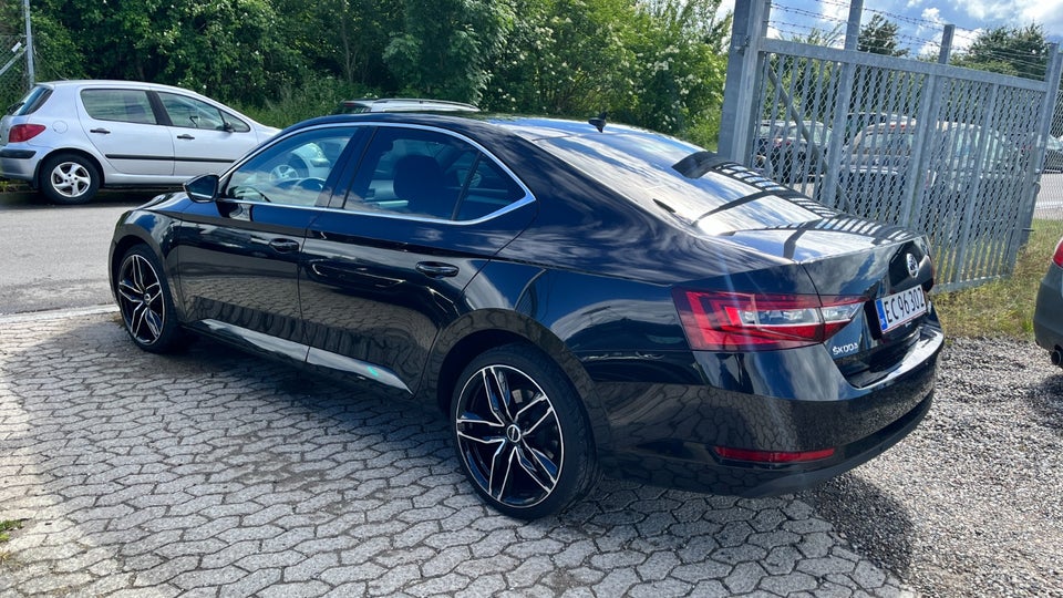 Skoda Superb 1,6 TDi 120 Ambition DSG 5d