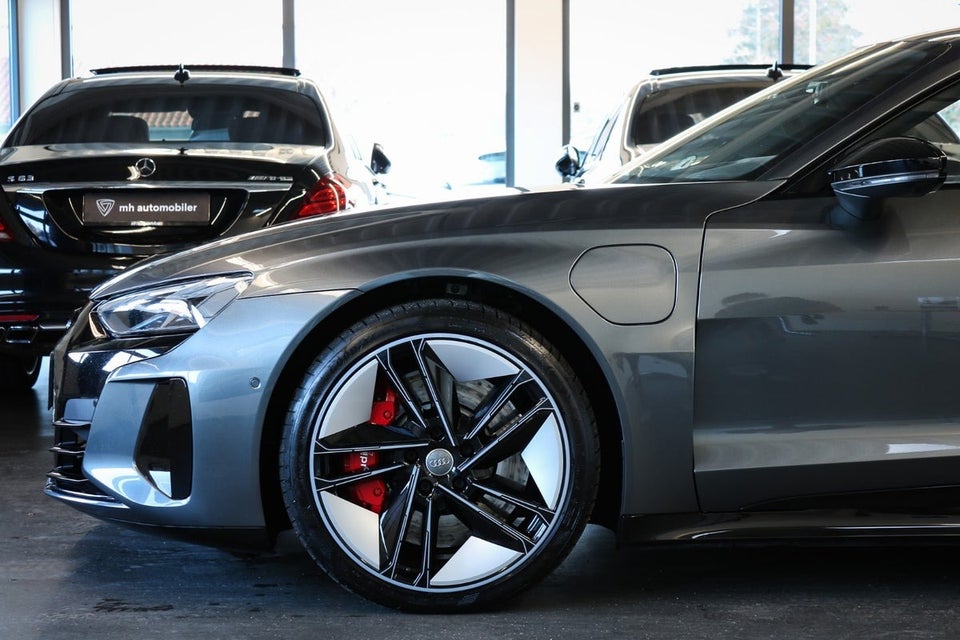 Audi RS e-tron GT quattro 4d