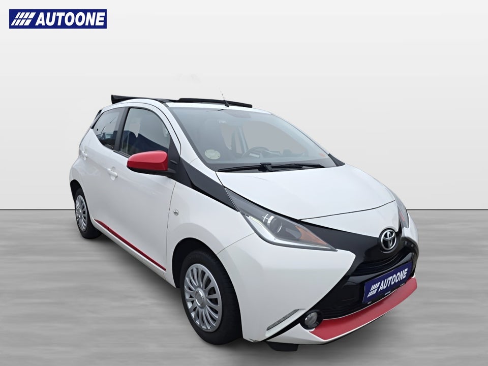 Toyota Aygo 1,0 VVT-i x-wave Sky 5d