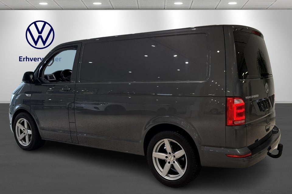 VW Transporter 2,0 TDi 204 Kassevogn DSG kort