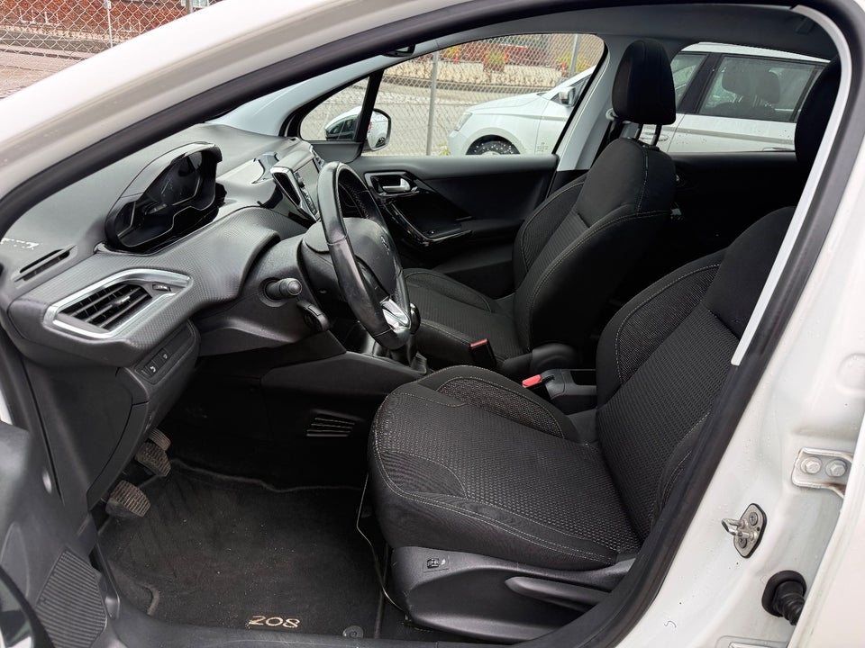 Peugeot 208 1,5 BlueHDi 100 Allure Sky 5d