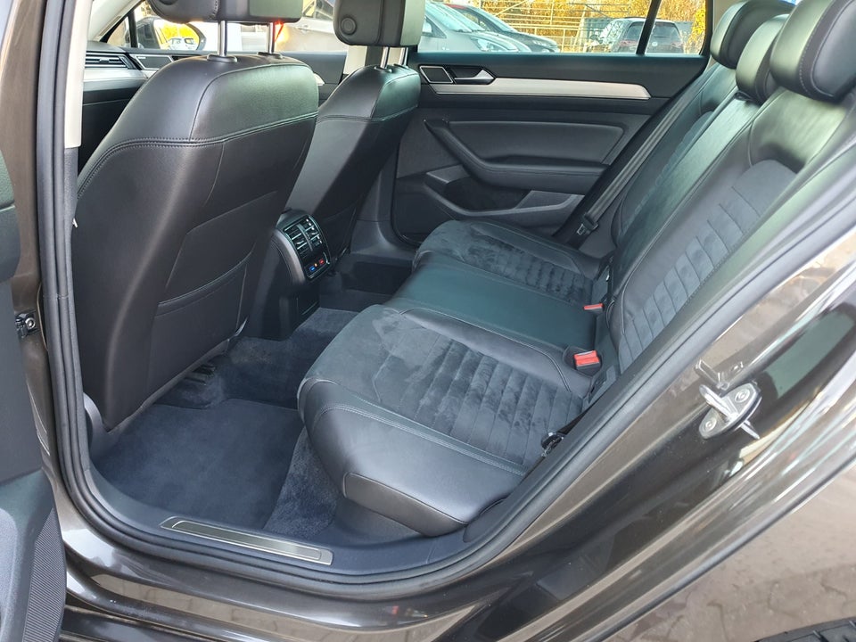 VW Passat 2,0 TDi 190 R-line Variant DSG 5d