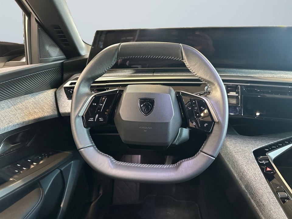 Peugeot e-3008 77 Allure 5d