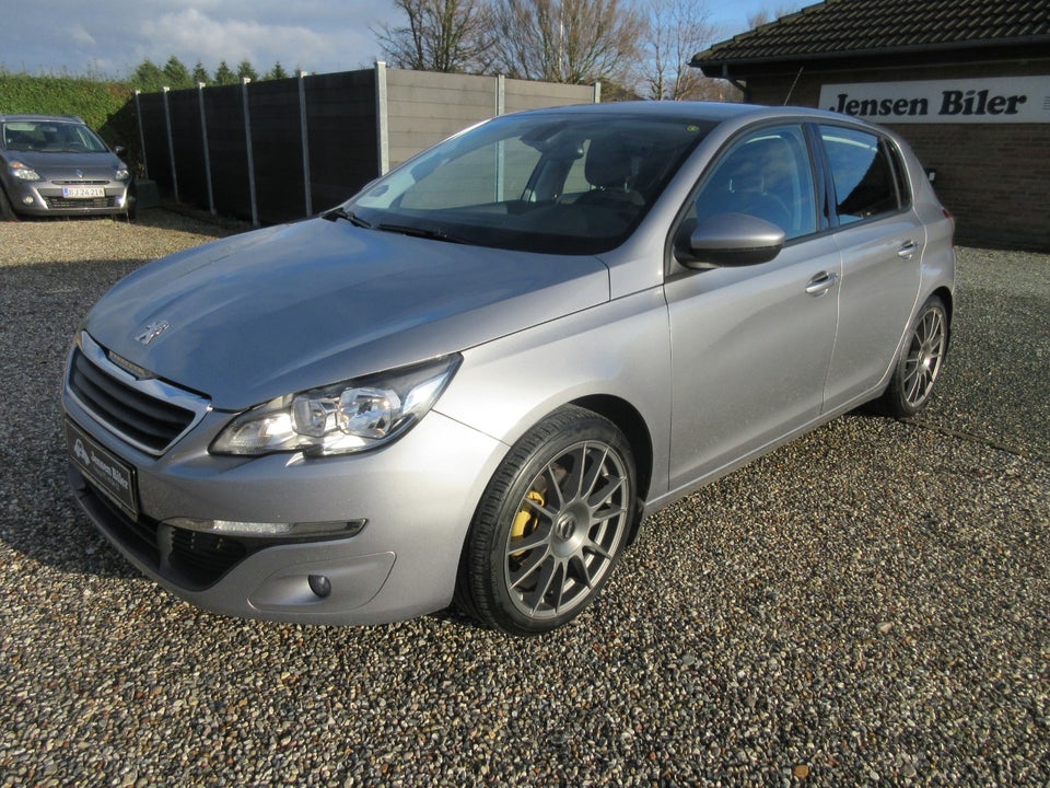 Peugeot 308 1,6 THP 125 Active 5d