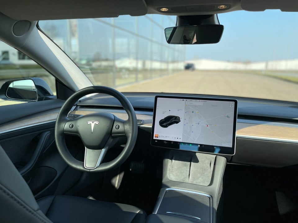 Tesla Model 3 Long Range AWD 4d