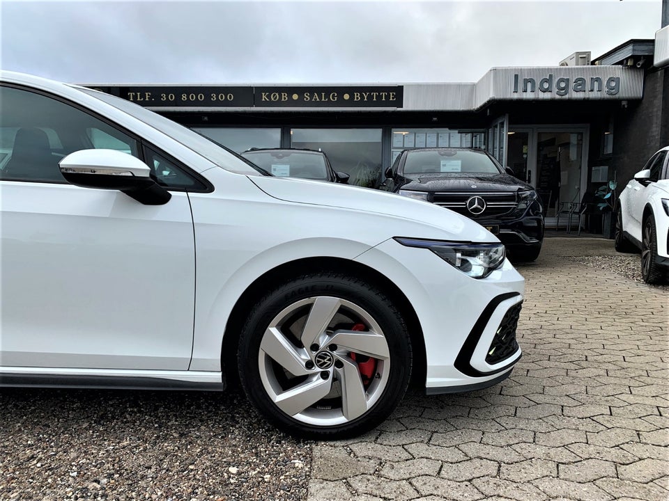 VW Golf VIII 1,4 GTE DSG 5d