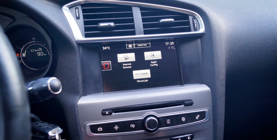 Citroën C4 1,6 BlueHDi 100 Feel 5d