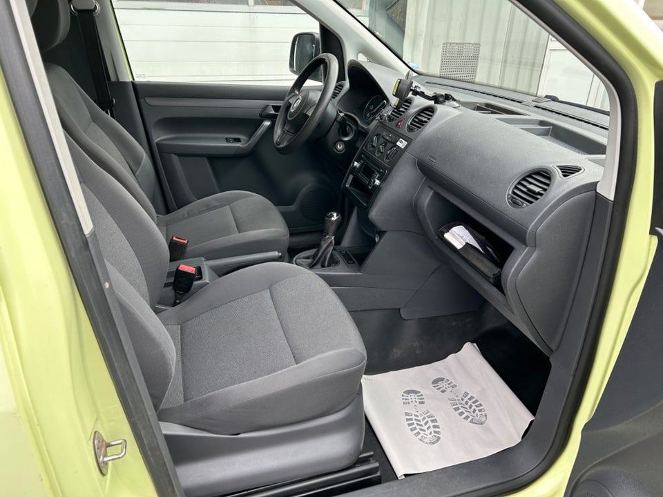 VW Caddy 1,6 TDi 102 BMT Van 5d