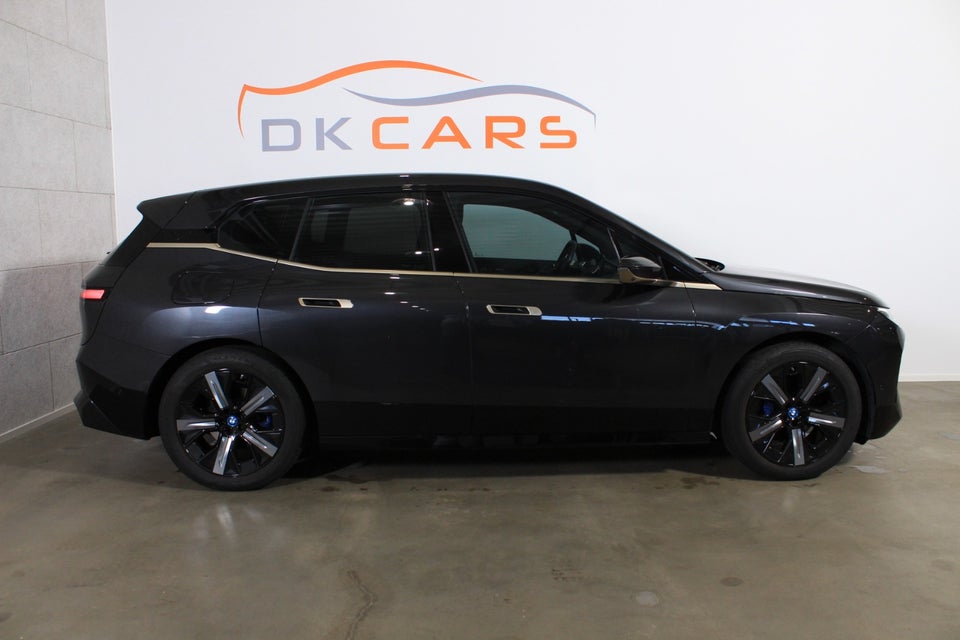 BMW iX xDrive40 Fully Charged Sport 5d